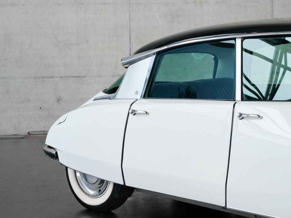 Bild 37/50 von Citroën DS 21 Pallas (1966)