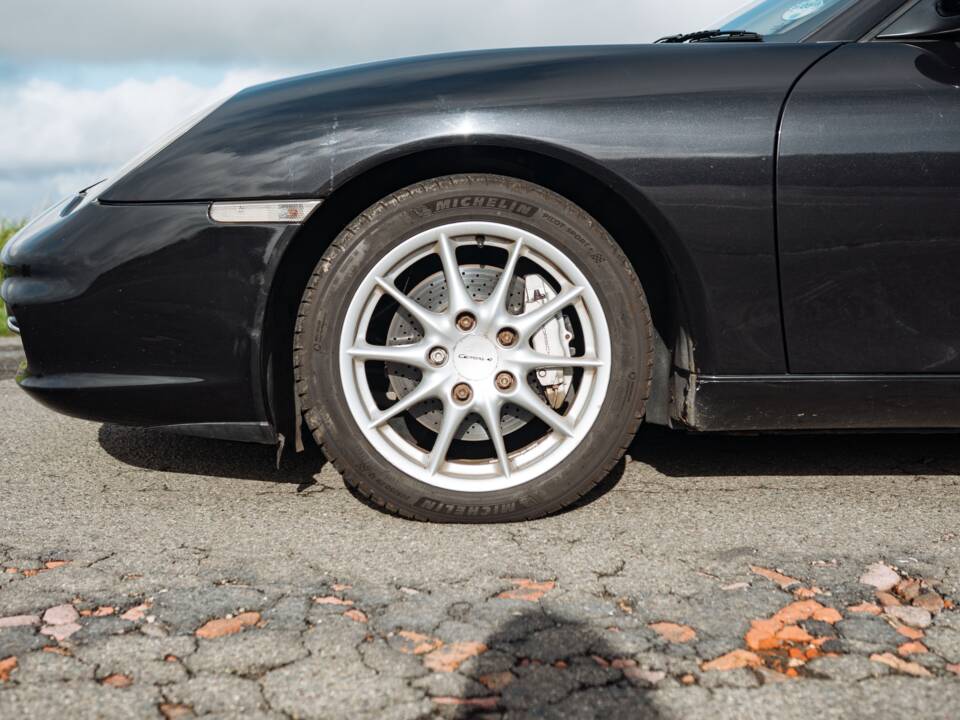 Imagen 19/50 de Porsche 911 Carrera 4 (2001)