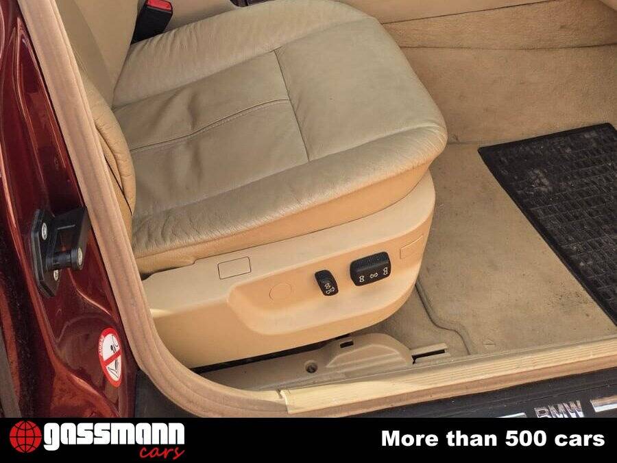 Bild 13/15 von BMW 735i (2000)