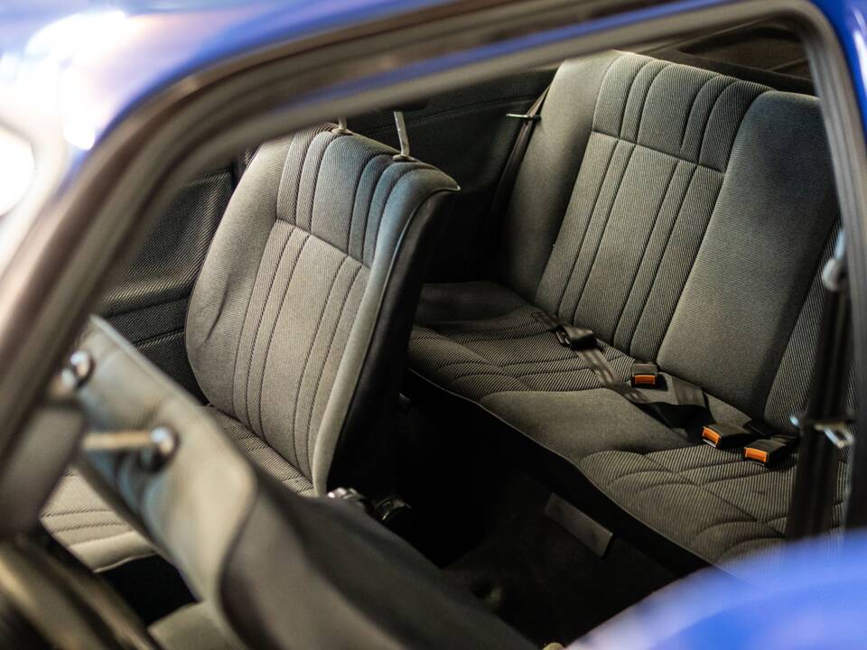 Bild 8/15 von Volkswagen Golf II 1.6 (1990)