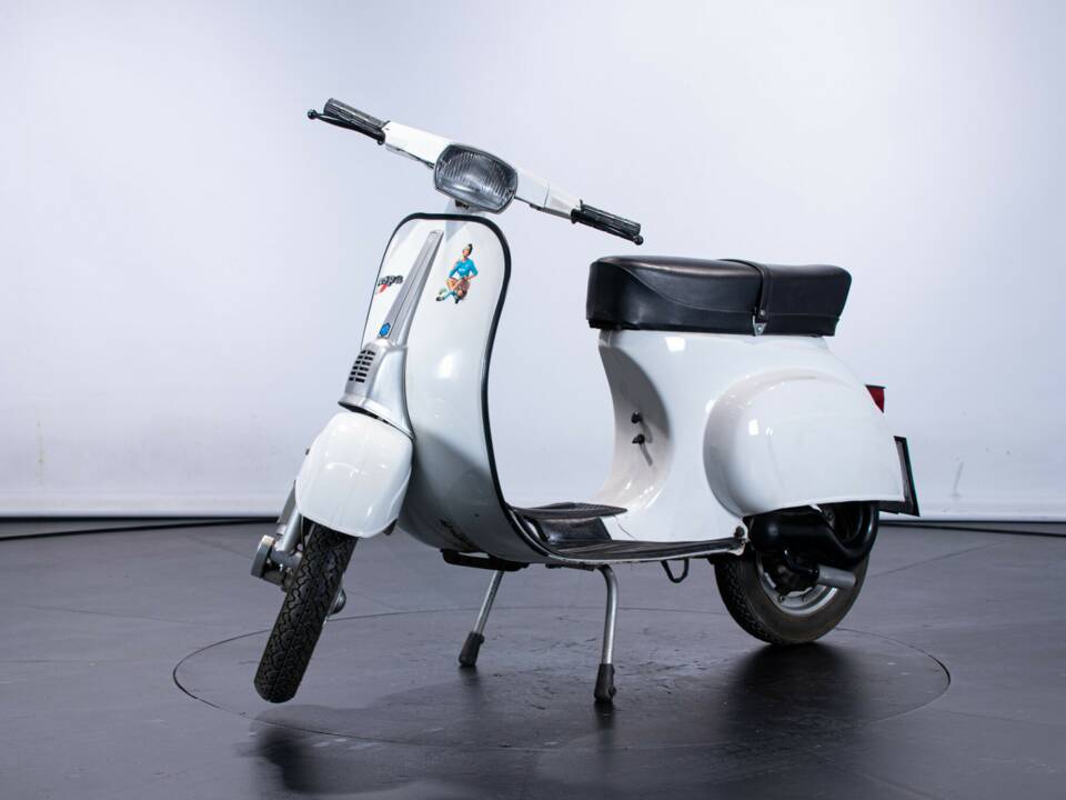 Image 2/50 of Piaggio Vespa 50 Special (1972)