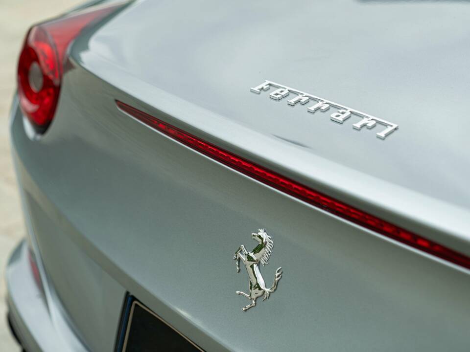 Bild 19/50 von Ferrari California T (2014)