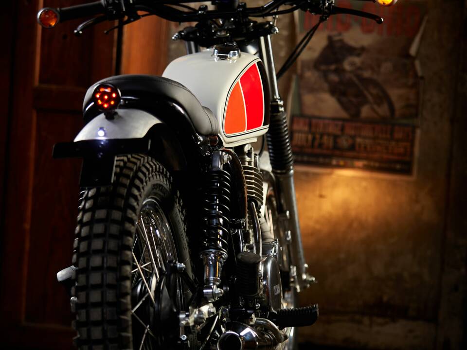 Bild 28/45 von Yamaha DUMMY (1981)