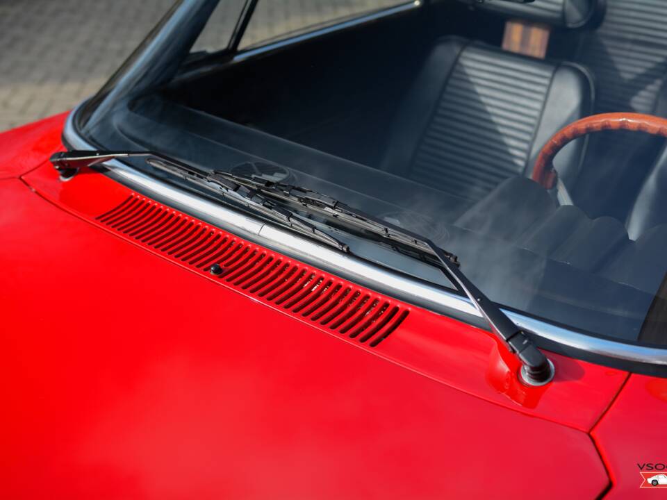 Image 8/17 of Alfa Romeo Giulia GT 1300 Junior (1971)