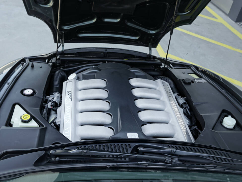 Image 25/40 of Aston Martin DB 7 Vantage (2000)