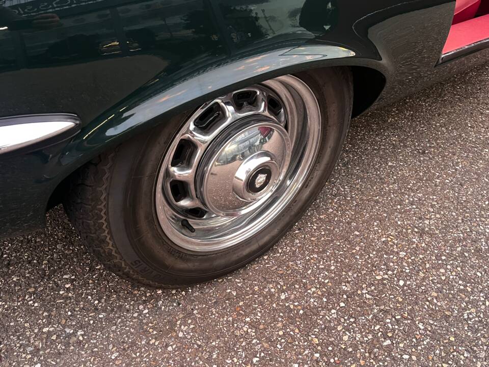 Image 32/46 de Jaguar Type E V12 (2+2) (1972)