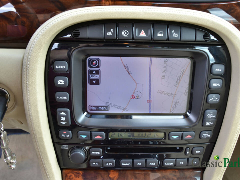 Afbeelding 33/46 van Jaguar XJ 8 3.5 (2007)