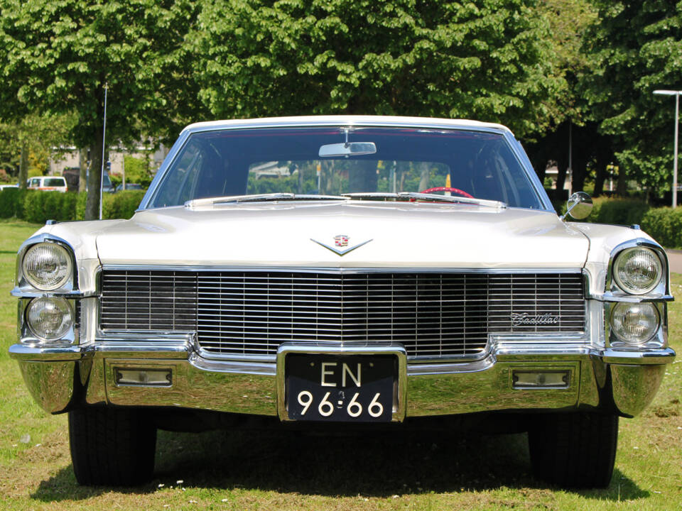 Image 7/28 de Cadillac DeVille Convertible (1965)