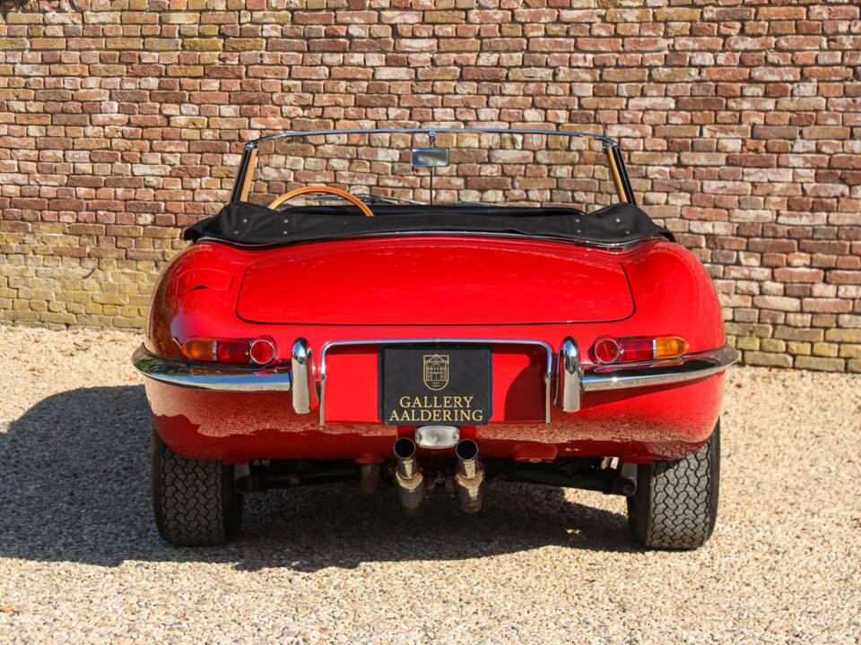 Image 30/50 de Jaguar Type E 3.8 (1964)