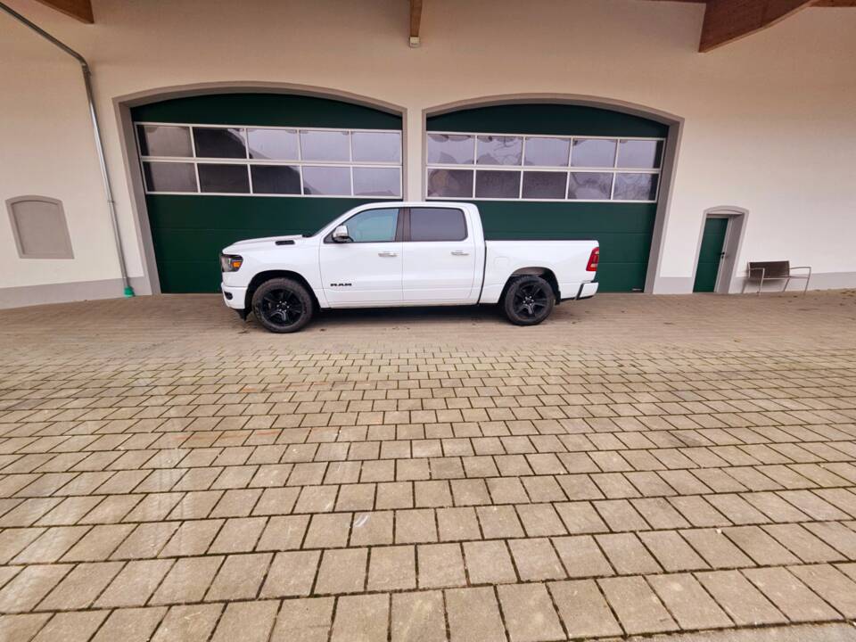 Image 27/62 of Dodge Ram 1500 (2020)