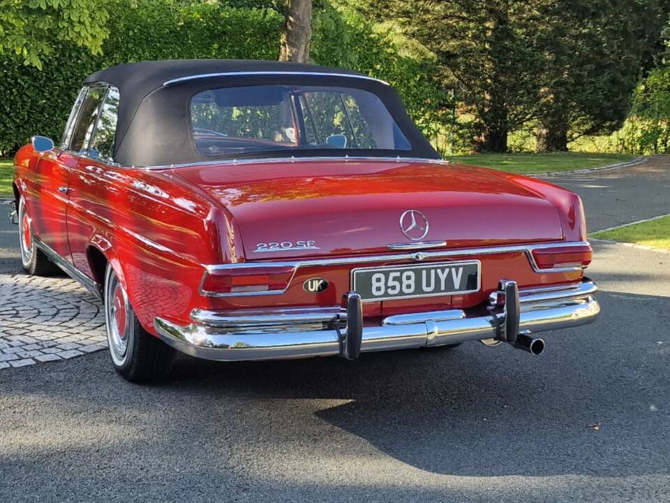 Image 35/44 of Mercedes-Benz 220 SE b (1962)