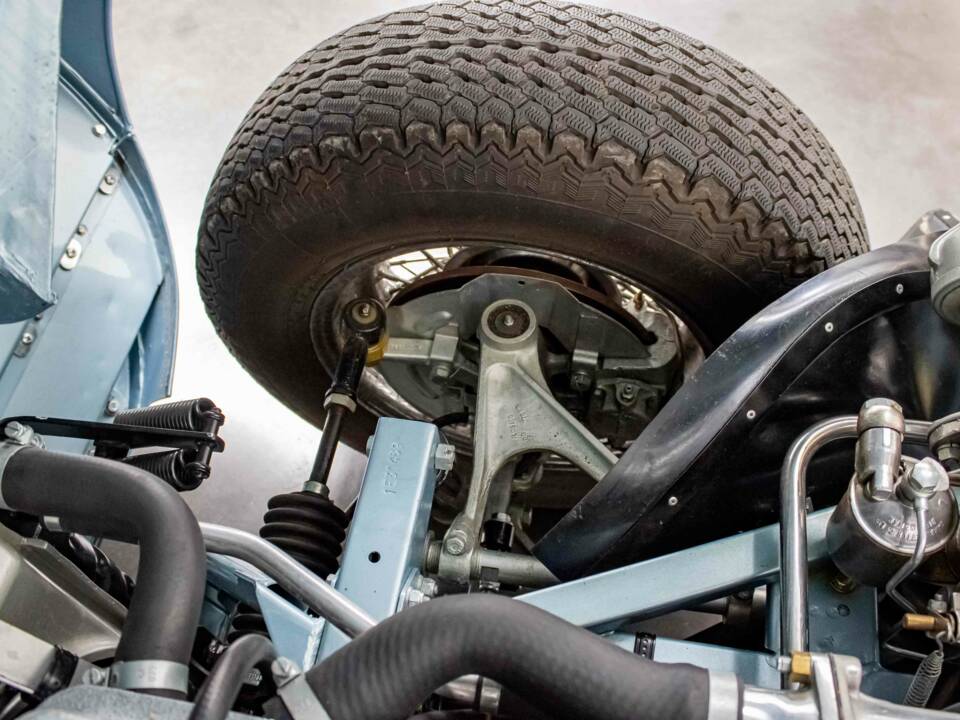Bild 25/28 von Jaguar E-Type 4.2 (1965)