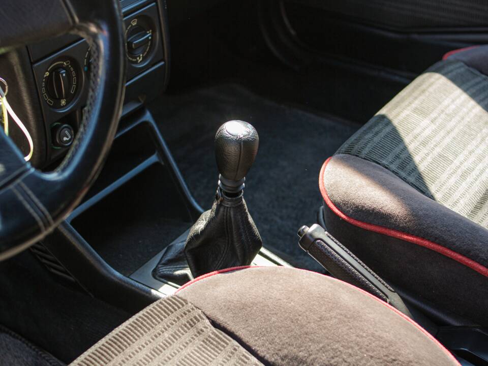 Bild 23/52 von Citroën ZX 2.0i 16v (1993)