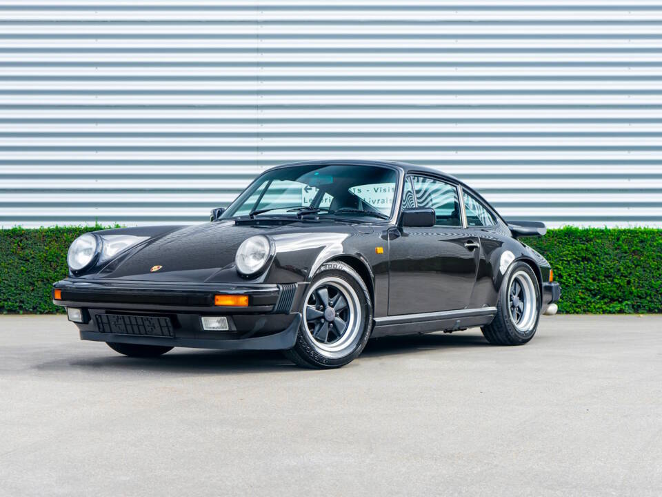 Image 1/33 of Porsche 911 Carrera 3.2 (1987)