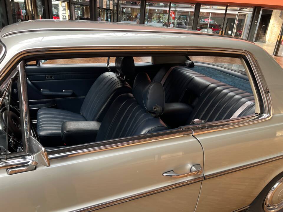 Image 40/41 de Mercedes-Benz 250 C (1970)