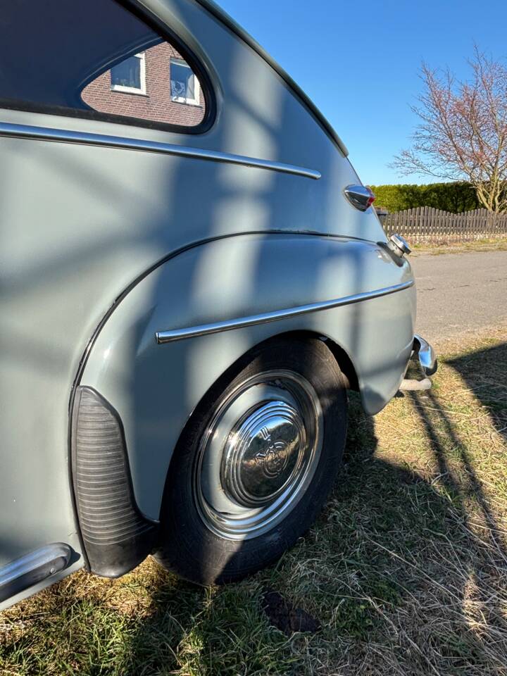 Image 55/133 of Volvo PV 444 (1954)