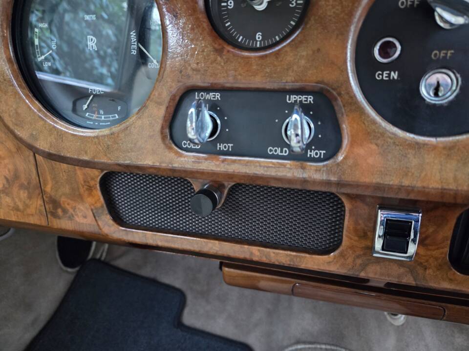 Image 47/52 of Rolls-Royce Silver Cloud II (1962)