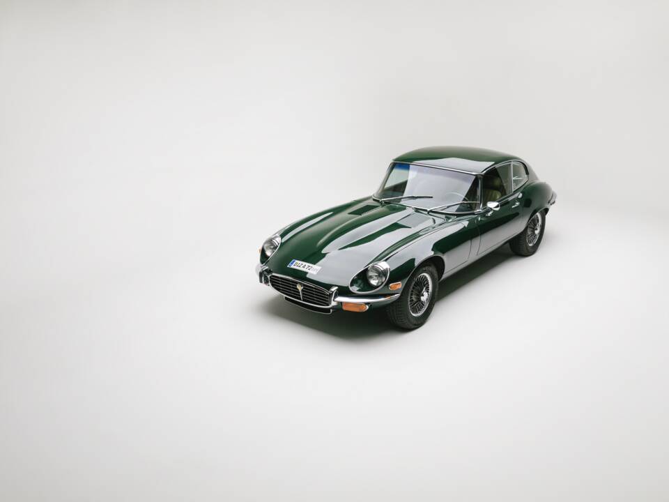 Bild 7/12 von Jaguar E-Type V12 (2+2) (1972)