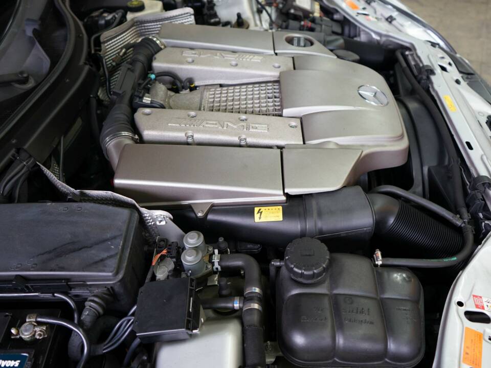 Immagine 32/50 di Mercedes-Benz SLK 32 AMG (2002)