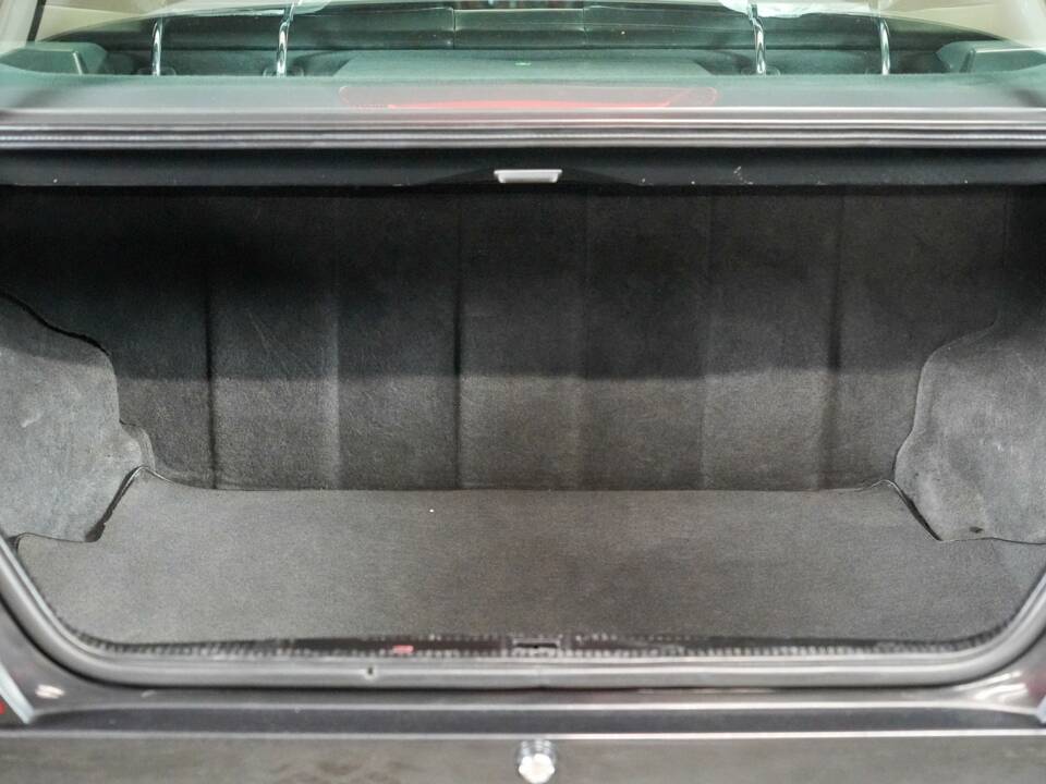 Image 31/32 of Mercedes-Benz 500 E (1992)