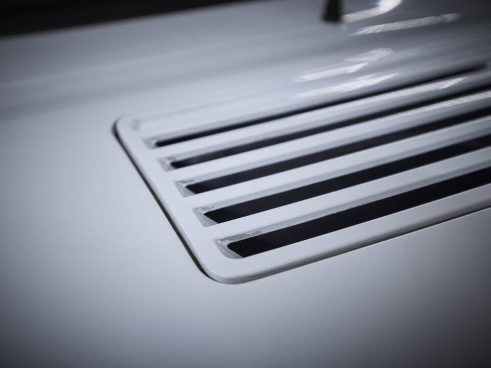 Image 65/93 of Lancia Delta HF Integrale Evoluzione I (1992)