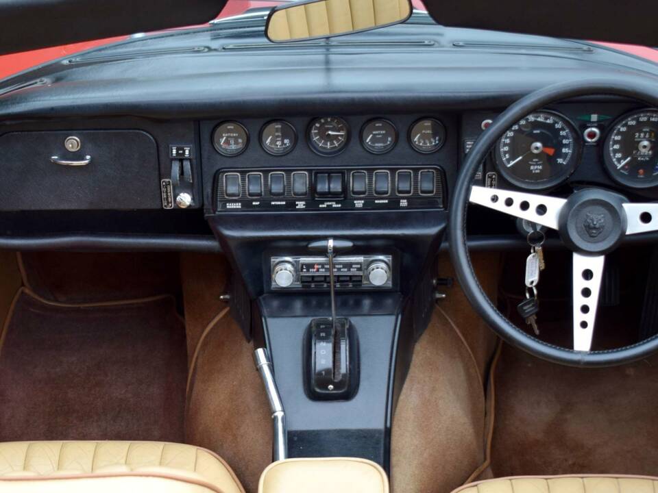 Bild 4/50 von Jaguar E-Type V12 (1974)