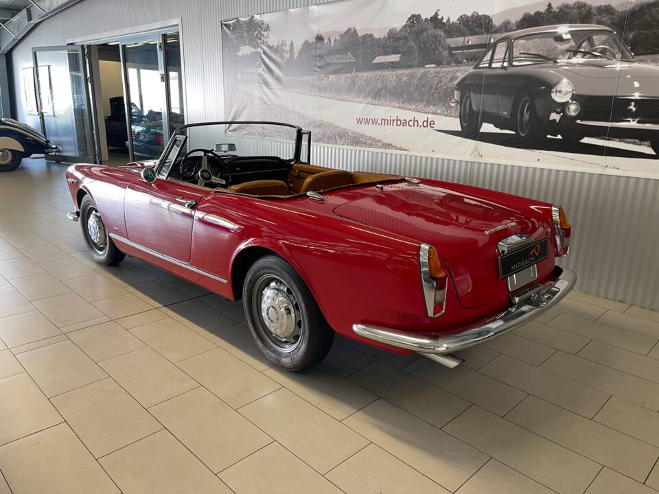 Image 9/14 of Alfa Romeo 2600 Spider (1963)