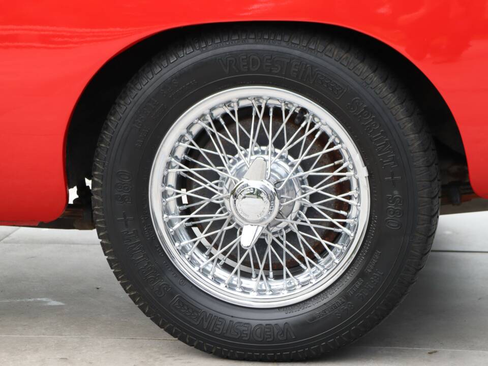 Image 37/50 of MG MGB GT (1974)