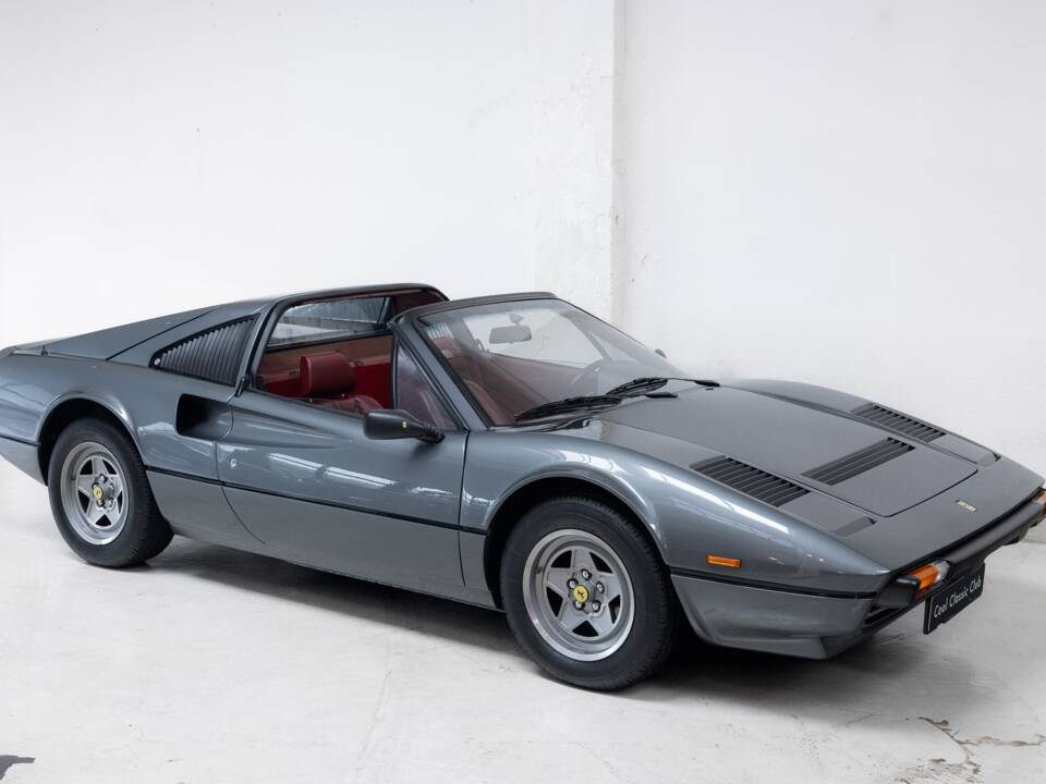 Bild 4/40 von Ferrari 308 GTS Quattrovalvole (1984)