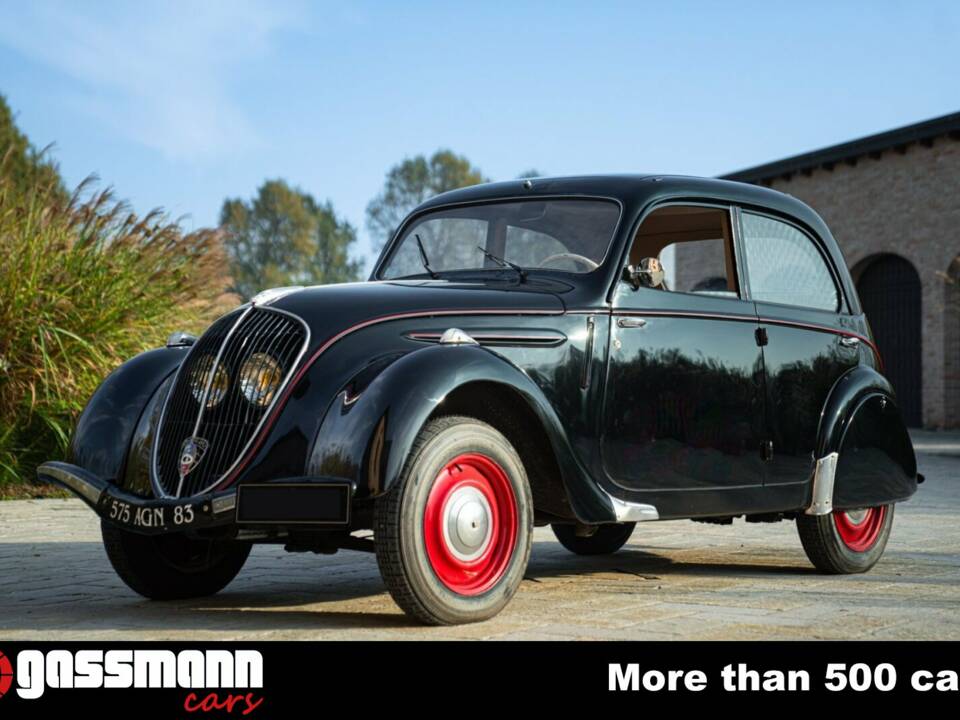 Image 3/15 of Peugeot 203 (1949)