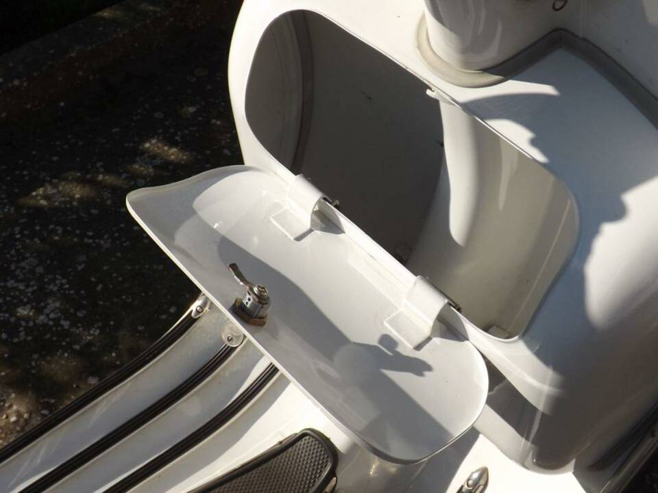 Bild 38/40 von Piaggio Vespa 160 GS (1964)