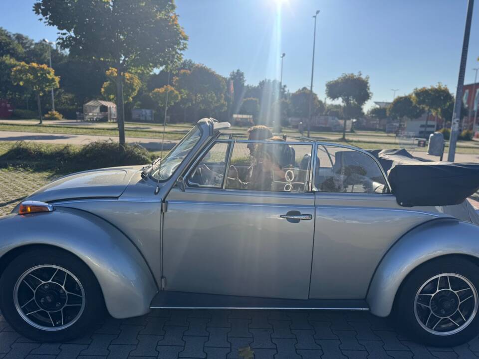 Image 4/17 of Volkswagen Beetle 1303 (1975)