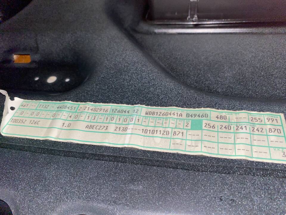 Image 63/63 of Mercedes-Benz 500 SEC (1984)