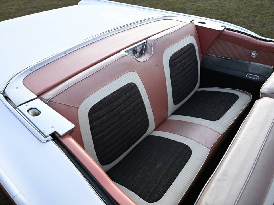 Bild 36/50 von Ford Fairlane 500 Skyliner (1959)