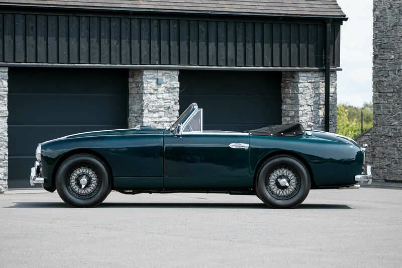 Image 5/50 of Aston Martin DB 2&#x2F;4 Mk I DHC (1954)
