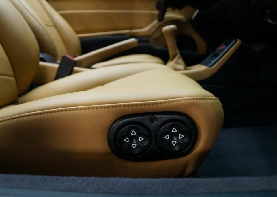Image 13/50 of Porsche 911 Carrera RWB (1995)