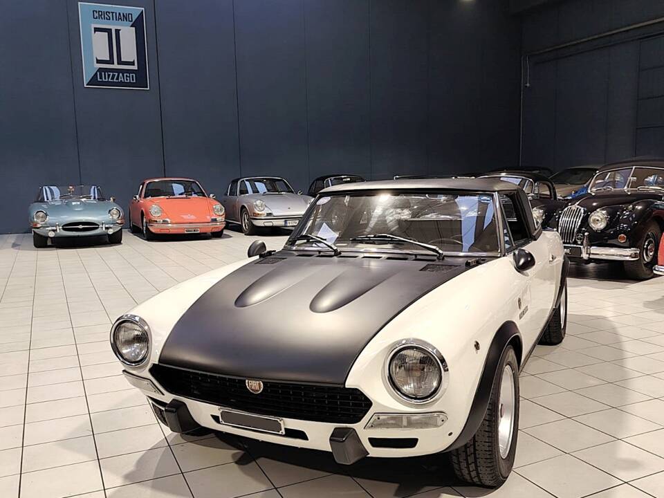 Image 3/73 of FIAT 124 Abarth Rally (1975)