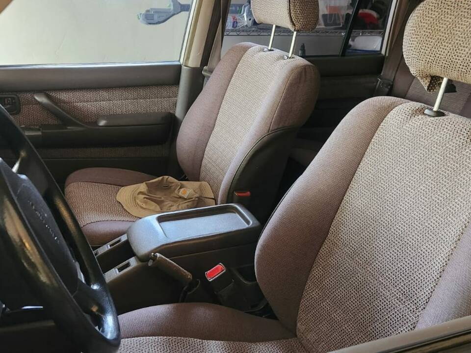 Obraz 20/26 pojazdu Toyota Land Cruiser FJ80 (1991)