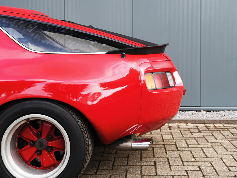 Image 26/52 of Porsche 928 S (1980)