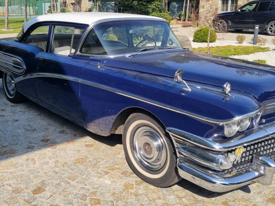Image 8/8 of Buick 40 Special (1958)
