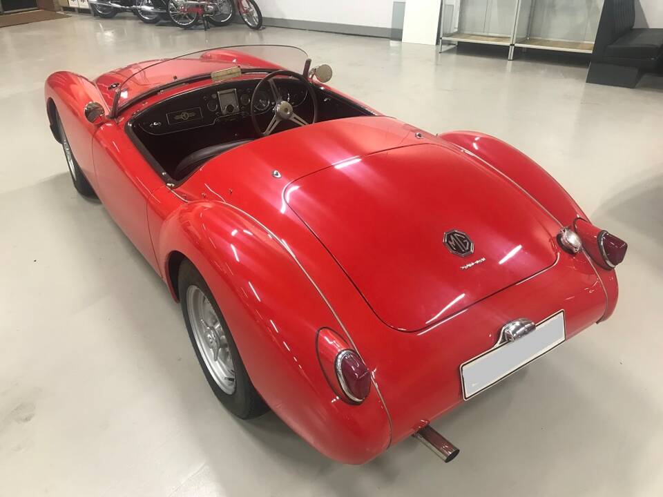 Image 8/21 of MG MGA Twin Cam (1959)