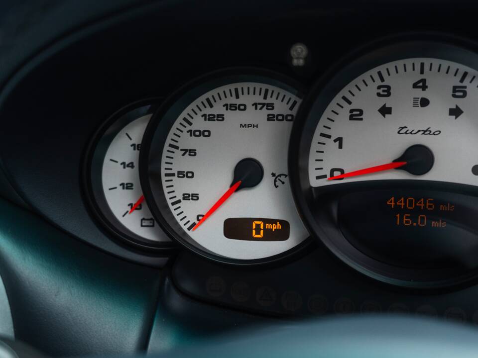 Bild 31/46 von Porsche 911 Turbo (2003)