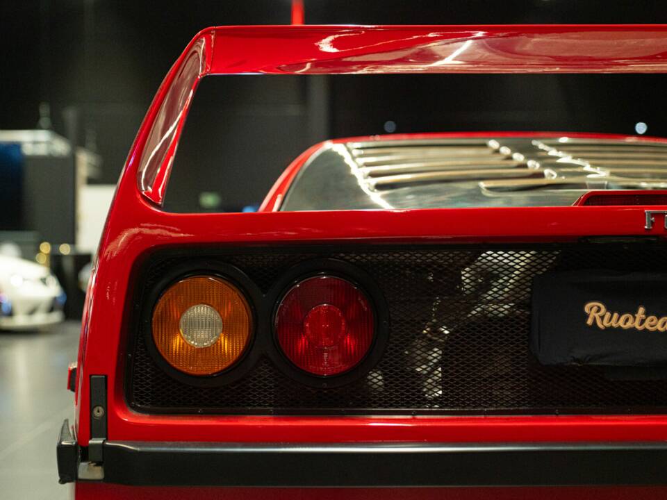 Image 19/50 de Ferrari F40 (1991)