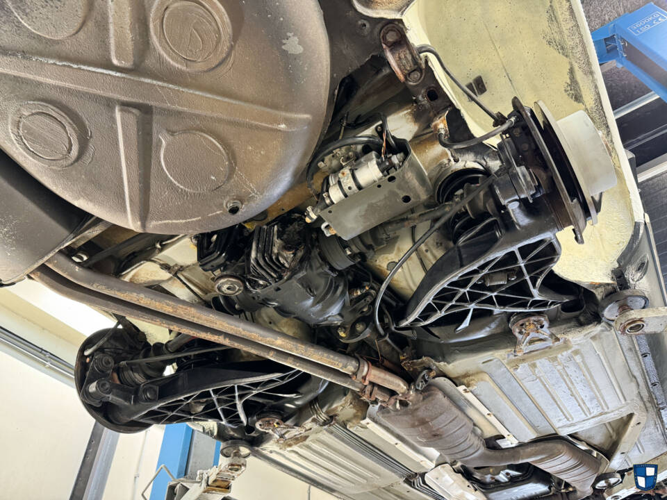 Image 51/85 of Mercedes-Benz 560 SL (1986)