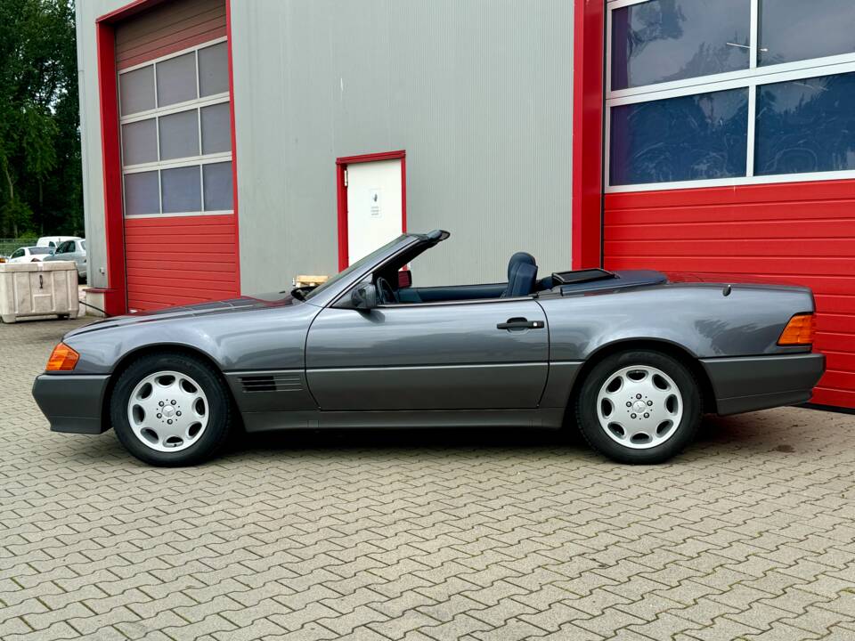 Image 3/56 de Mercedes-Benz SL 500 (1995)