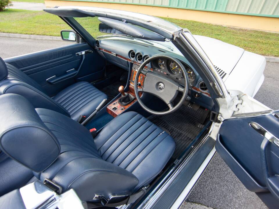 Afbeelding 16/35 van Mercedes-Benz 280 SL (1984)