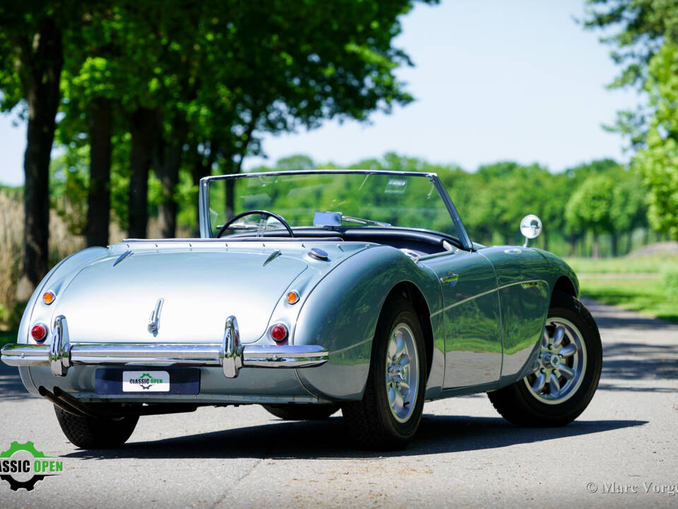 Image 44/51 of Austin-Healey 100&#x2F;6 (BN4) (1958)