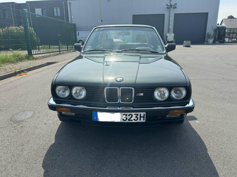 Image 3/55 of BMW 323i (1984)