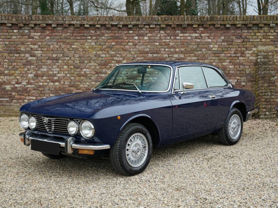 Image 5/7 de Alfa Romeo 2000 GTV (1974)