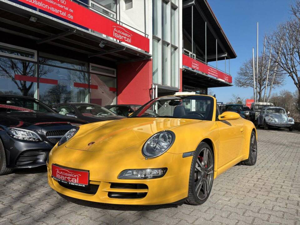 Bild 2/30 von Porsche 911 Carrera 4S (2005)